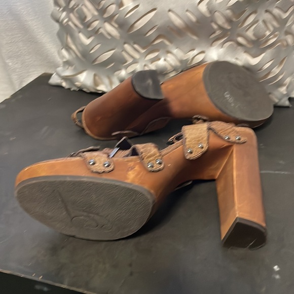 Fergie heels - Picture 5 of 5